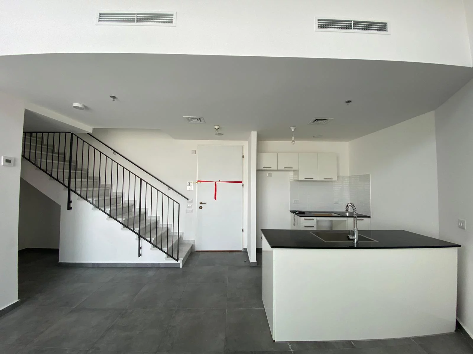 À ne pas rater ! 4 pièces en duplex neuf à louer, vue mer, Sarona, Tel Aviv 