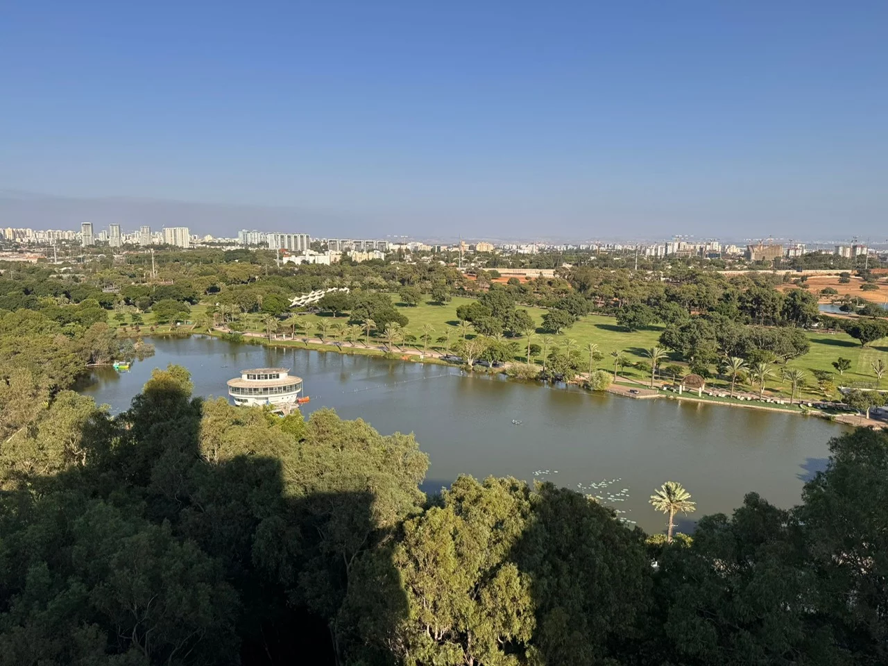 À ne pas manquer ! Magnifique mini penthouse neuf 5 pièces à louer dans une belle résidence de Ramat Gan