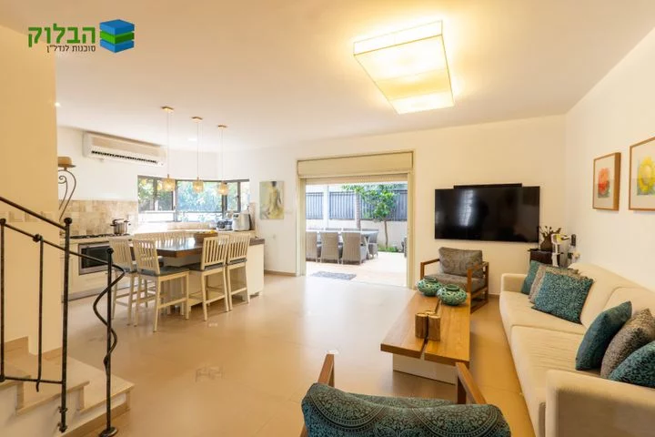 Exclusivité - Propriété exceptionnelle dans le quartier American Colony à Rishon LeZion !!! Maison jumelée