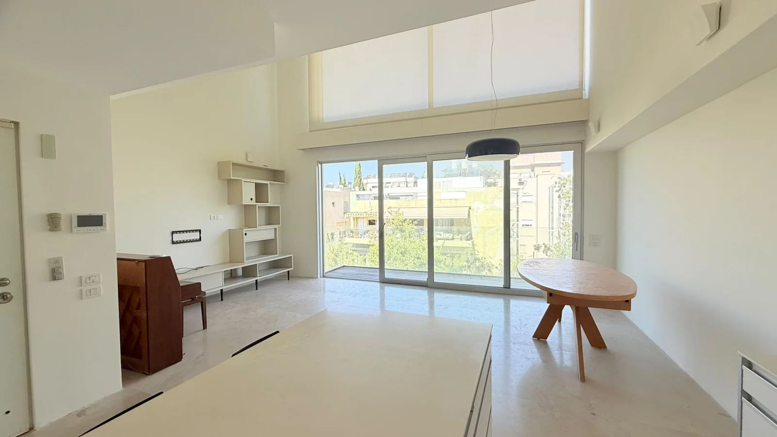 Rare appartement de plain-pied de 4 pièces avec salon double hauteur, rue Zamenhof (Tel-Aviv - Vieux Nord)